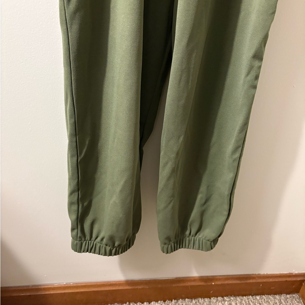 NWT Halara Casual Joggers Overalls Olive Green Waffle Athleisure Jumpsuit Sz L - Picture 11 of 11